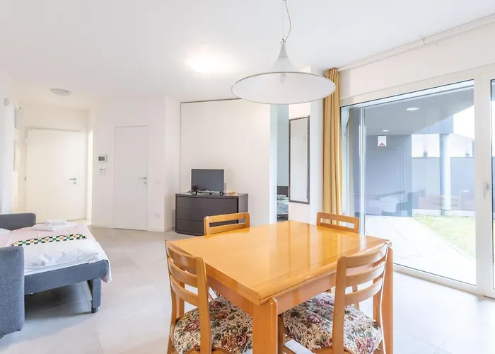 Bassani Garden, By Short Holidays Appartement