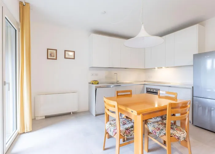 Bassani Garden, By Short Holidays